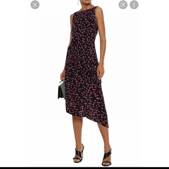 Dress - Picture 6 of 6